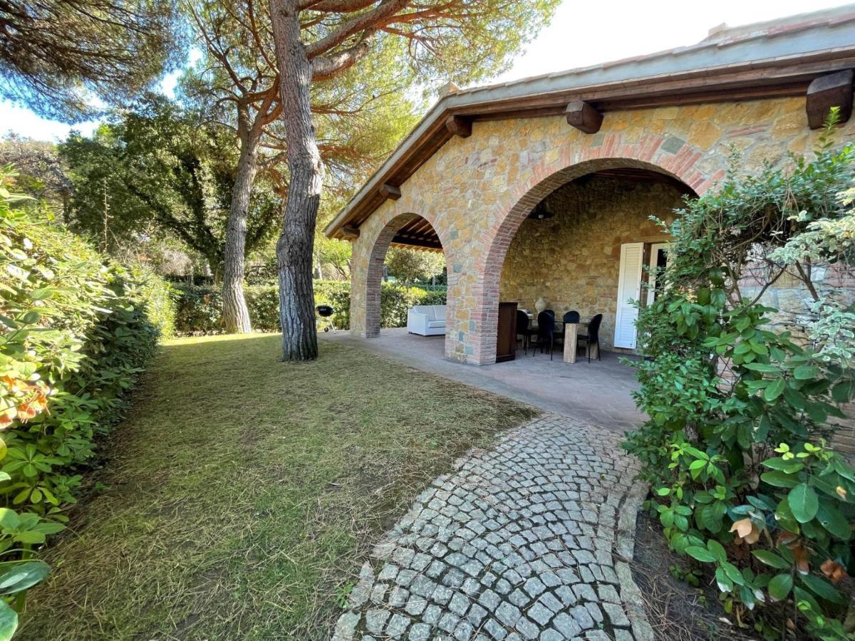 Villaggio I Sorbizzi マリーナ・ディ・ビッボーナ エクステリア 写真