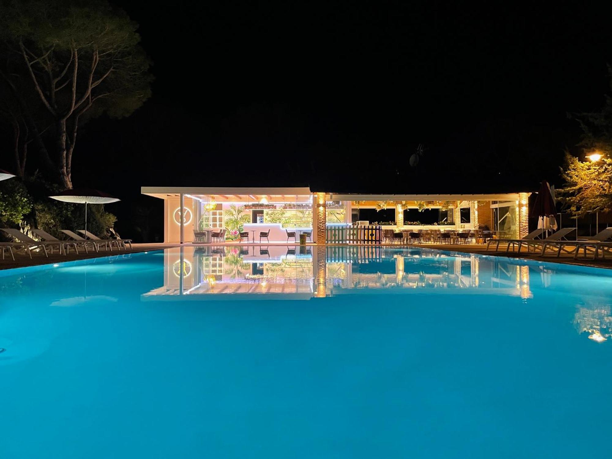 Villaggio I Sorbizzi マリーナ・ディ・ビッボーナ エクステリア 写真